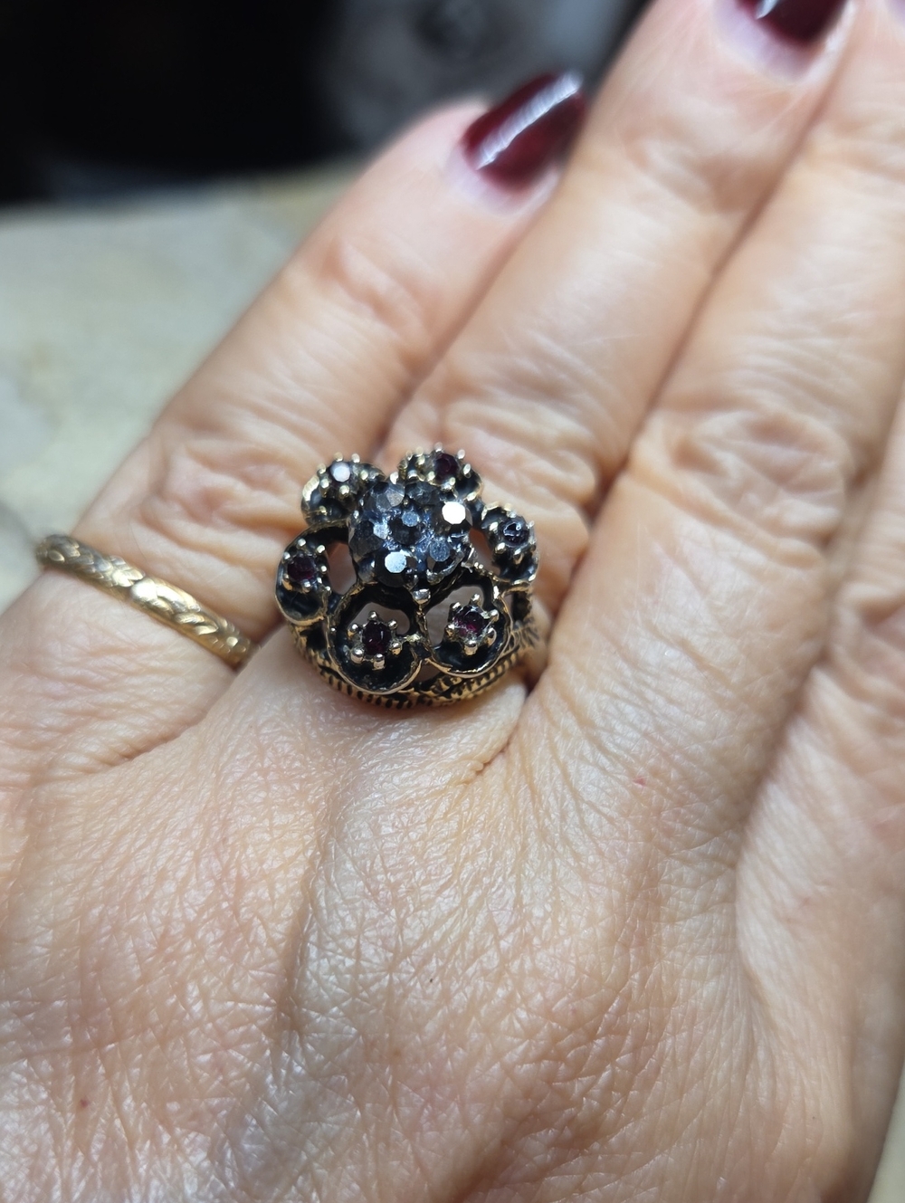 Vintage Red And Black Stone Floral Dome Ring - marcasite Stones 6